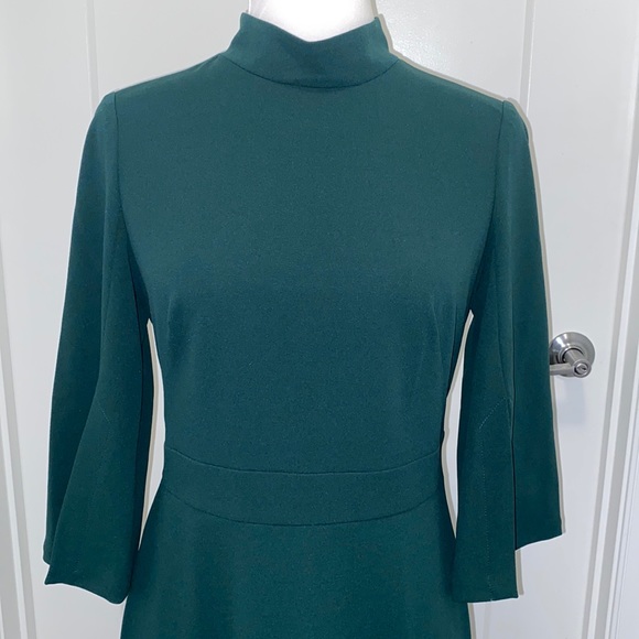 ✨SALE✨NWT! Green Calvin Klein Split Sleeve Sheath Dress - Picture 3 of 10
